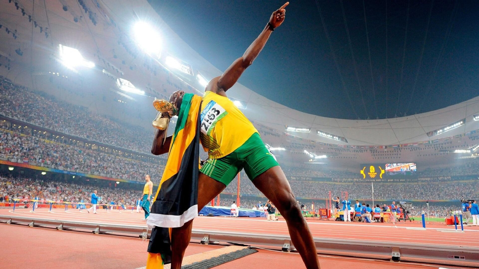 森林狼训练日球迷提前排队争睹球星风采，森林狼球员