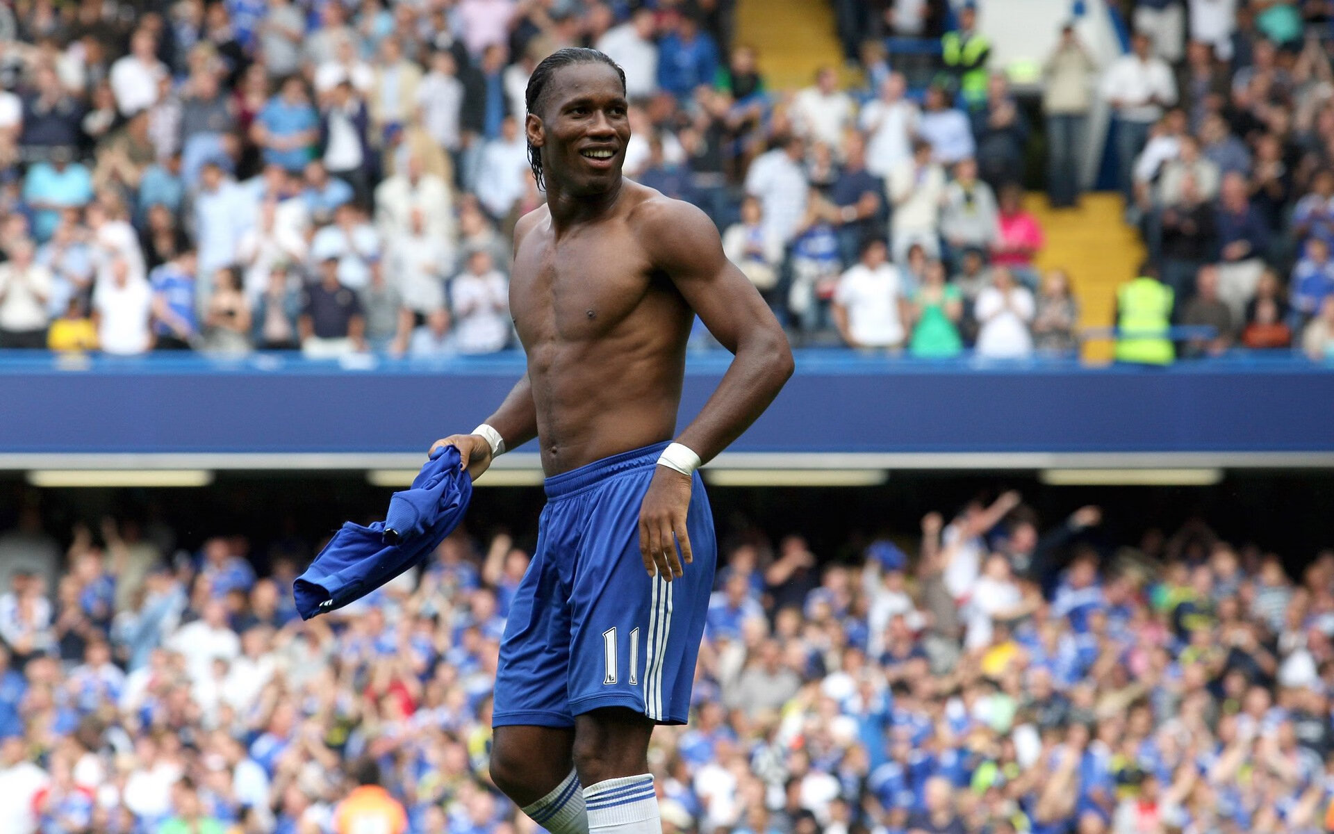 贝尔哈德·福特:稳固防线和突破进攻的全能球员,贝尔福特老婆